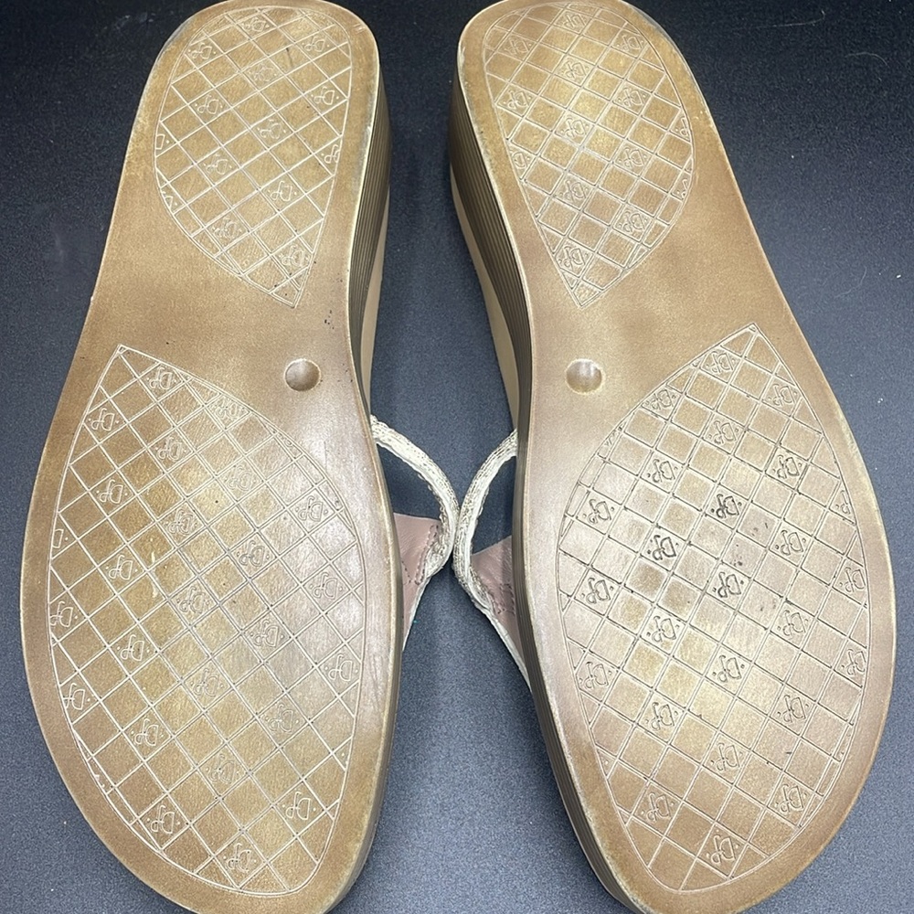 NEW Donald J. Pliner Women's Cream Slide Sandals - Picture 5 of 8